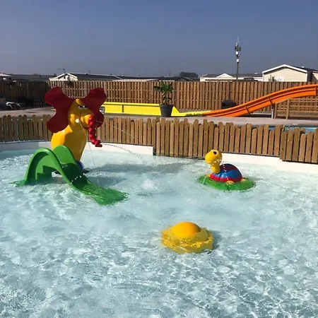 La Garenne De Moncourt Campsite *