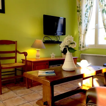 La Garenne De Montcourt Camping *