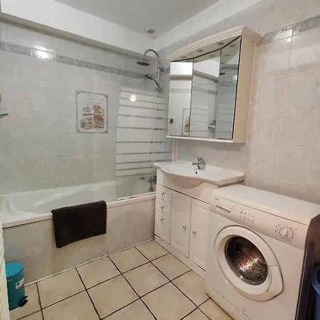 Campsite La Garenne De Moncourt